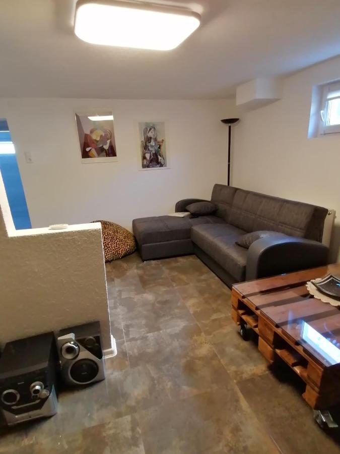 Schoene Einliegerwohnung In Хехинген Экстерьер фото