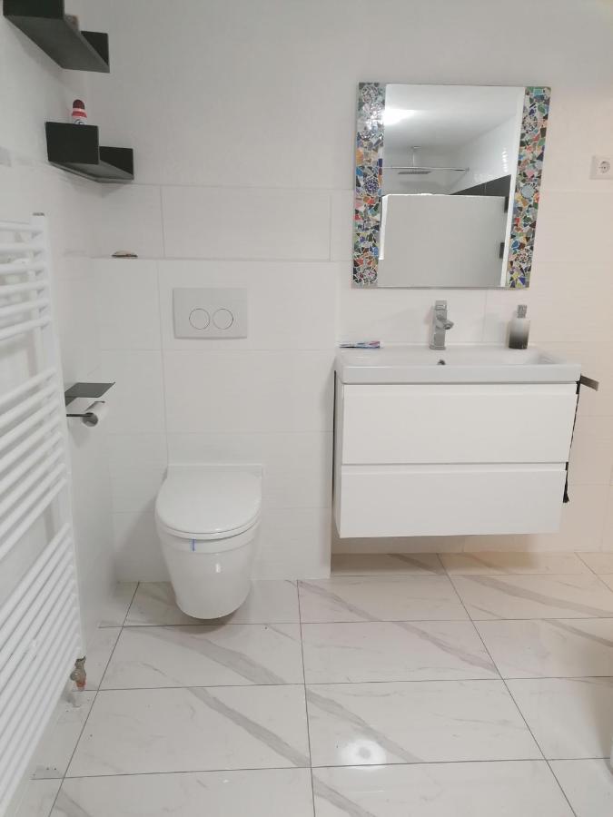 Schoene Einliegerwohnung In Хехинген Экстерьер фото