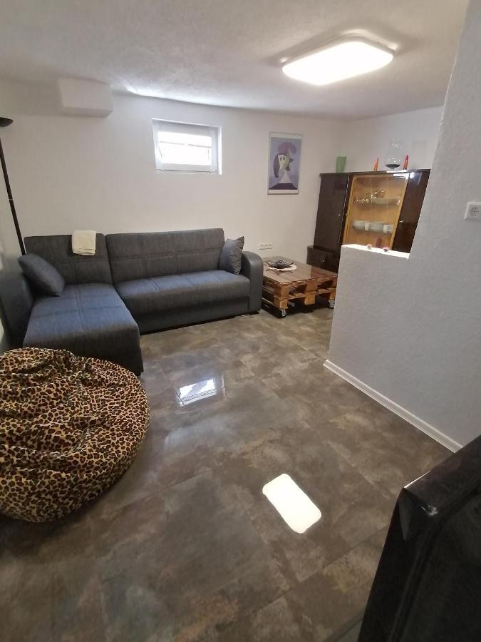 Schoene Einliegerwohnung In Хехинген Экстерьер фото