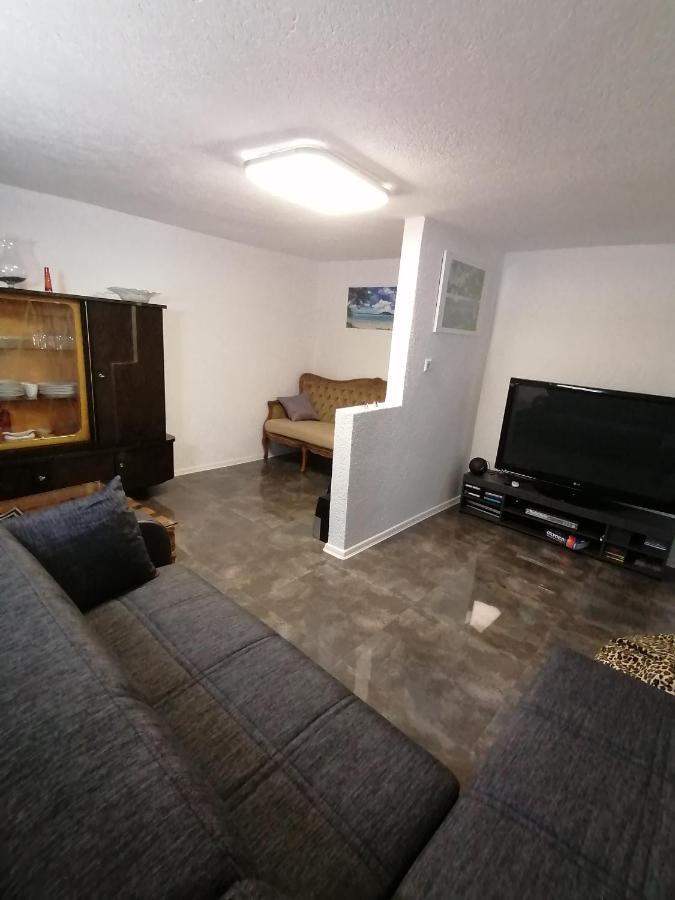Schoene Einliegerwohnung In Хехинген Экстерьер фото