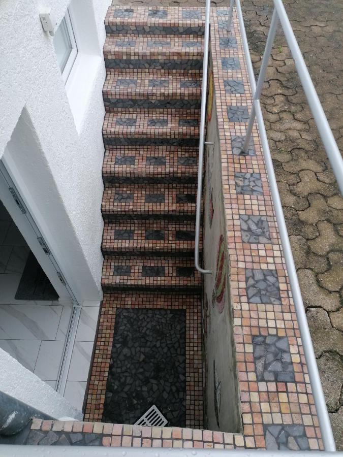 Schoene Einliegerwohnung In Хехинген Экстерьер фото